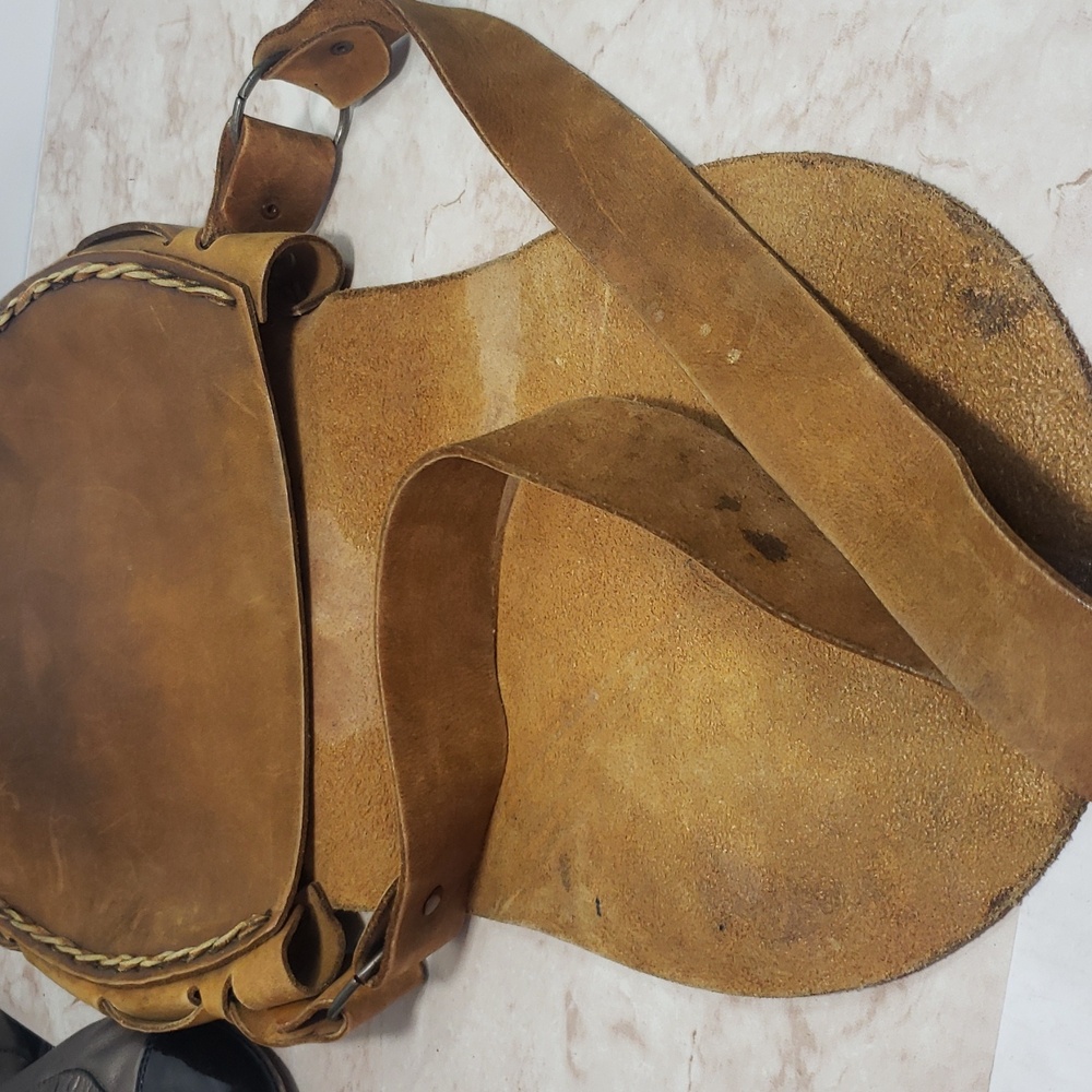 Vintage Style Brown Embossed Leather Shoulder Bag - Picture 6 of 7